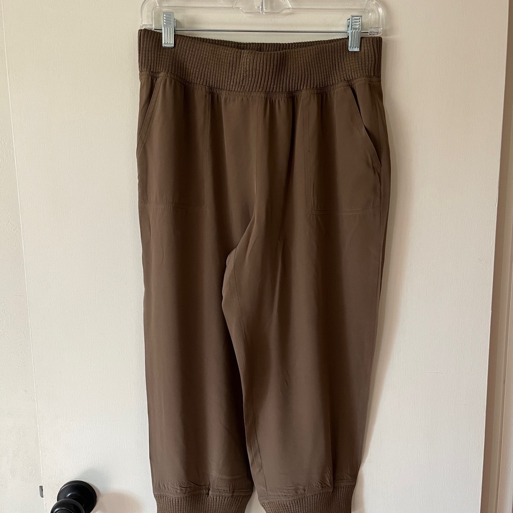St. John Woman’s Jogger Pants
